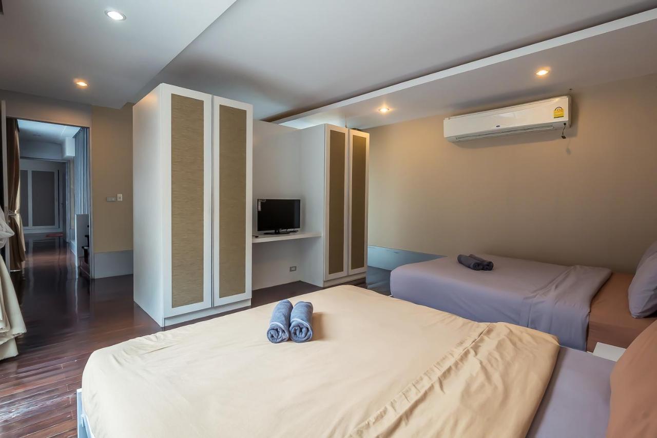 Villa Jomtien Waree 8 - 6 Bedroom Pool