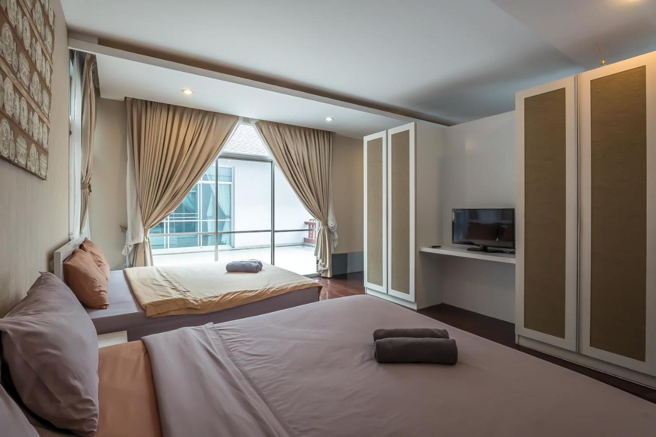 Jomtien Waree 8 - 6 Bedroom Pool