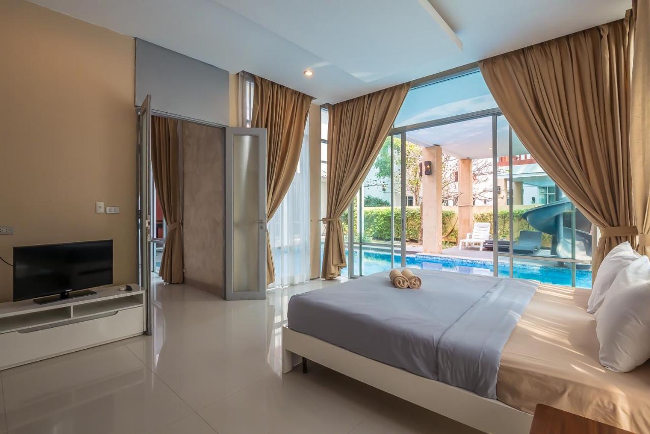 Villa Jomtien Waree 8 - 6 Bedroom Pool *