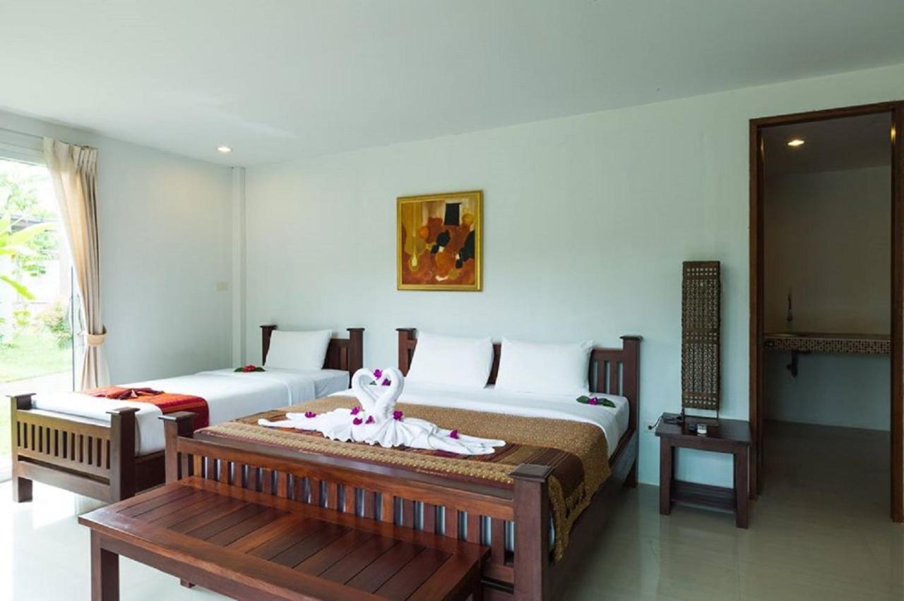 Nakakiri & Resort Hin Dat