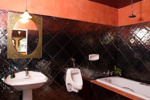 Khaolak Boutique Hertitage 3*
