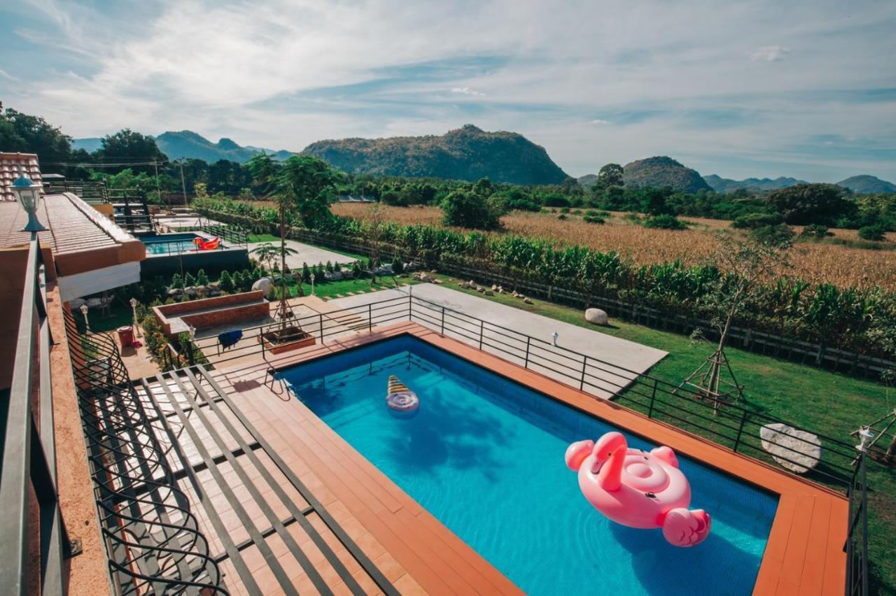 Resort The X10 Private Pool & Khao Yai