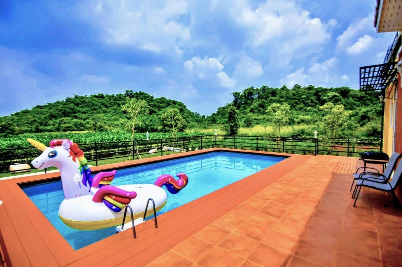 Resort The X10 Private Pool & Khao Yai