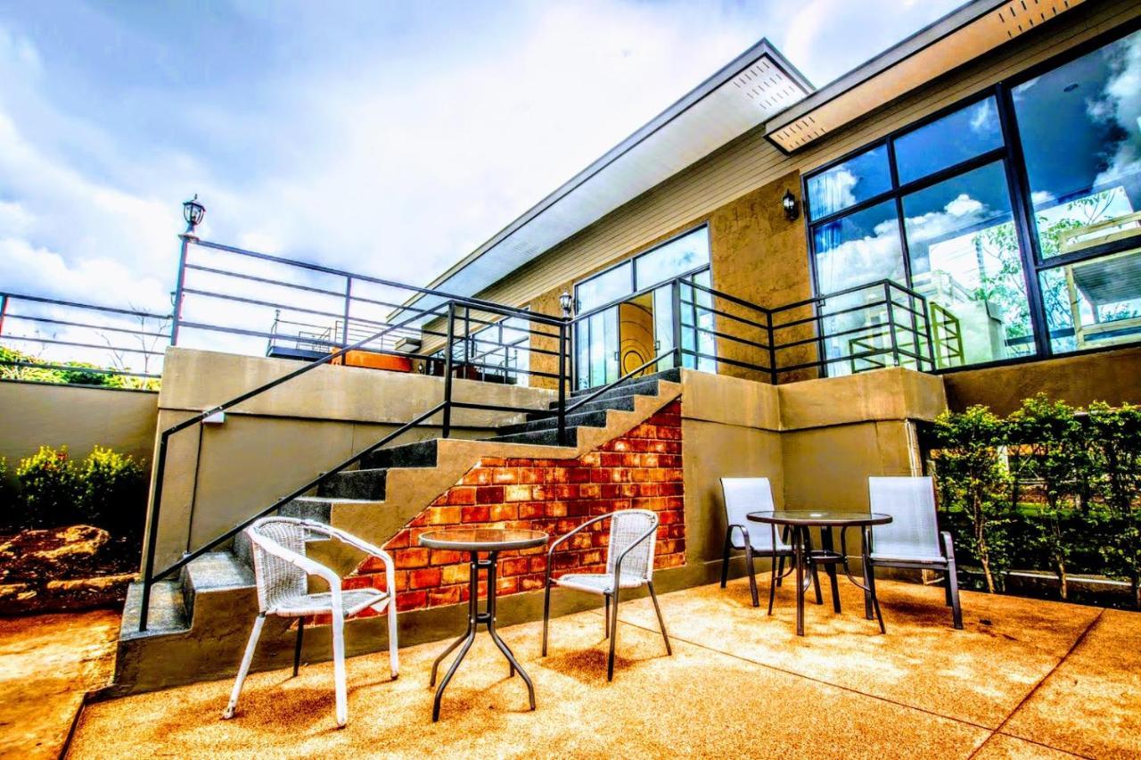 Resort The X10 Private Pool & Khao Yai Mu Si