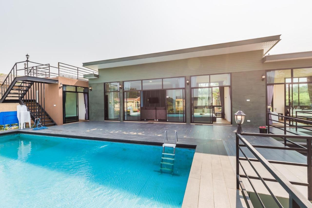 Resort The X10 Private Pool & Khao Yai Mu Si