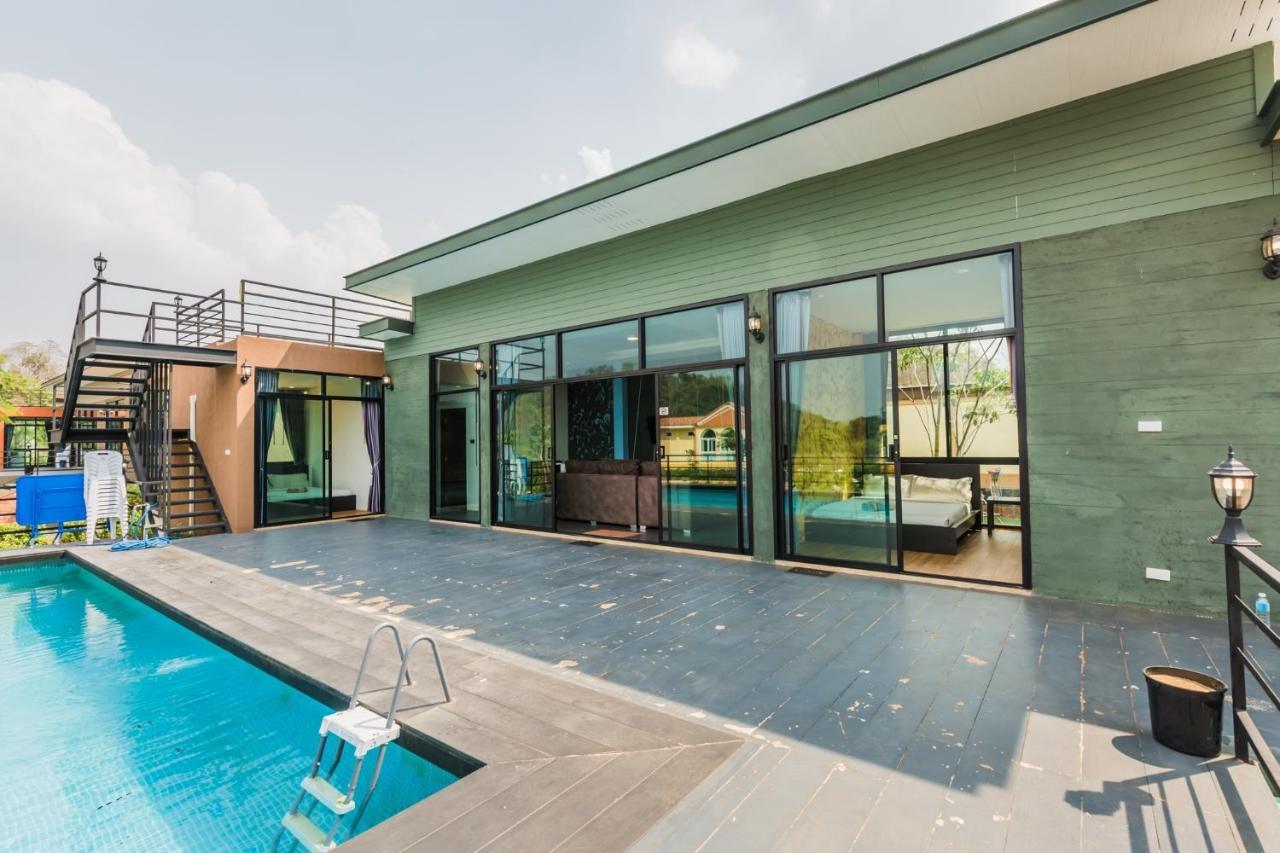 The X10 Private Pool & Khao Yai 3* Mu Si