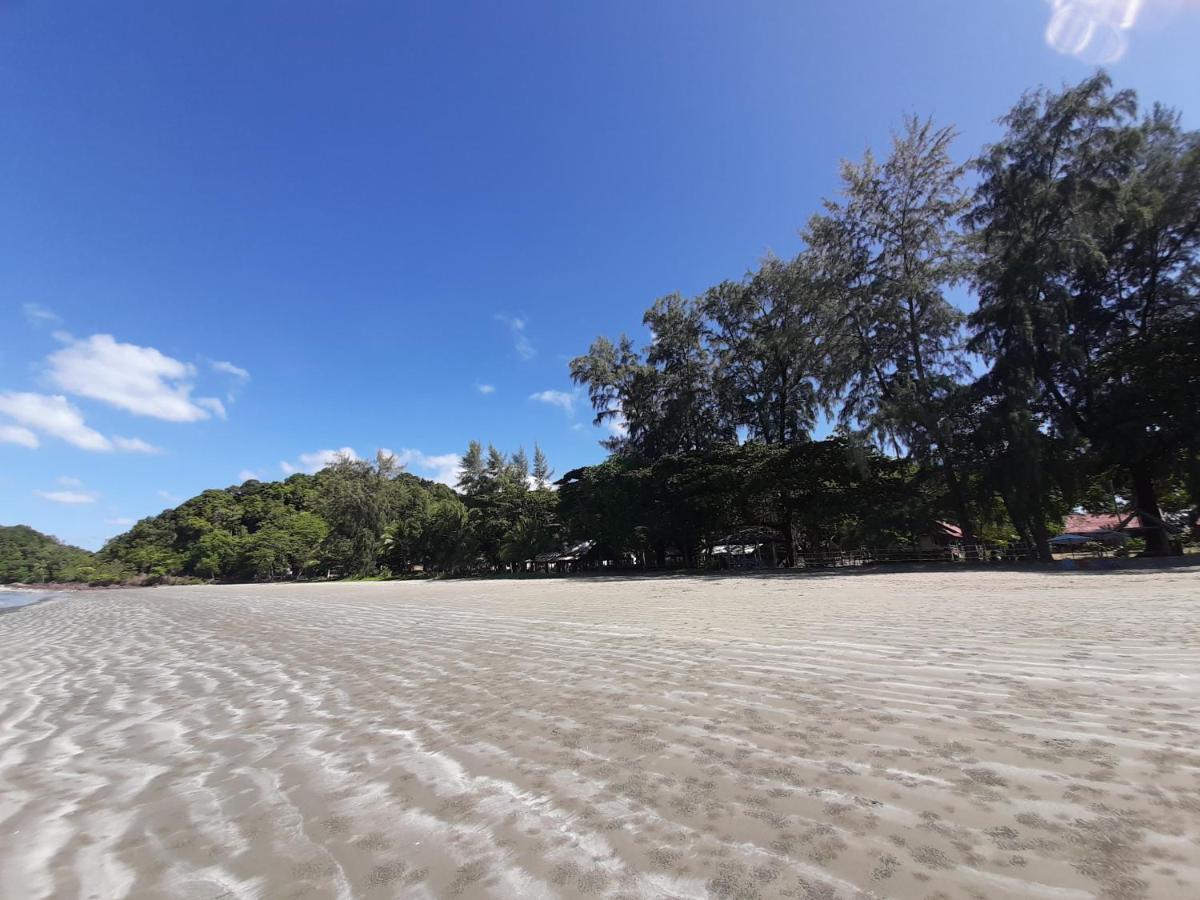 Resort Cameron Island
