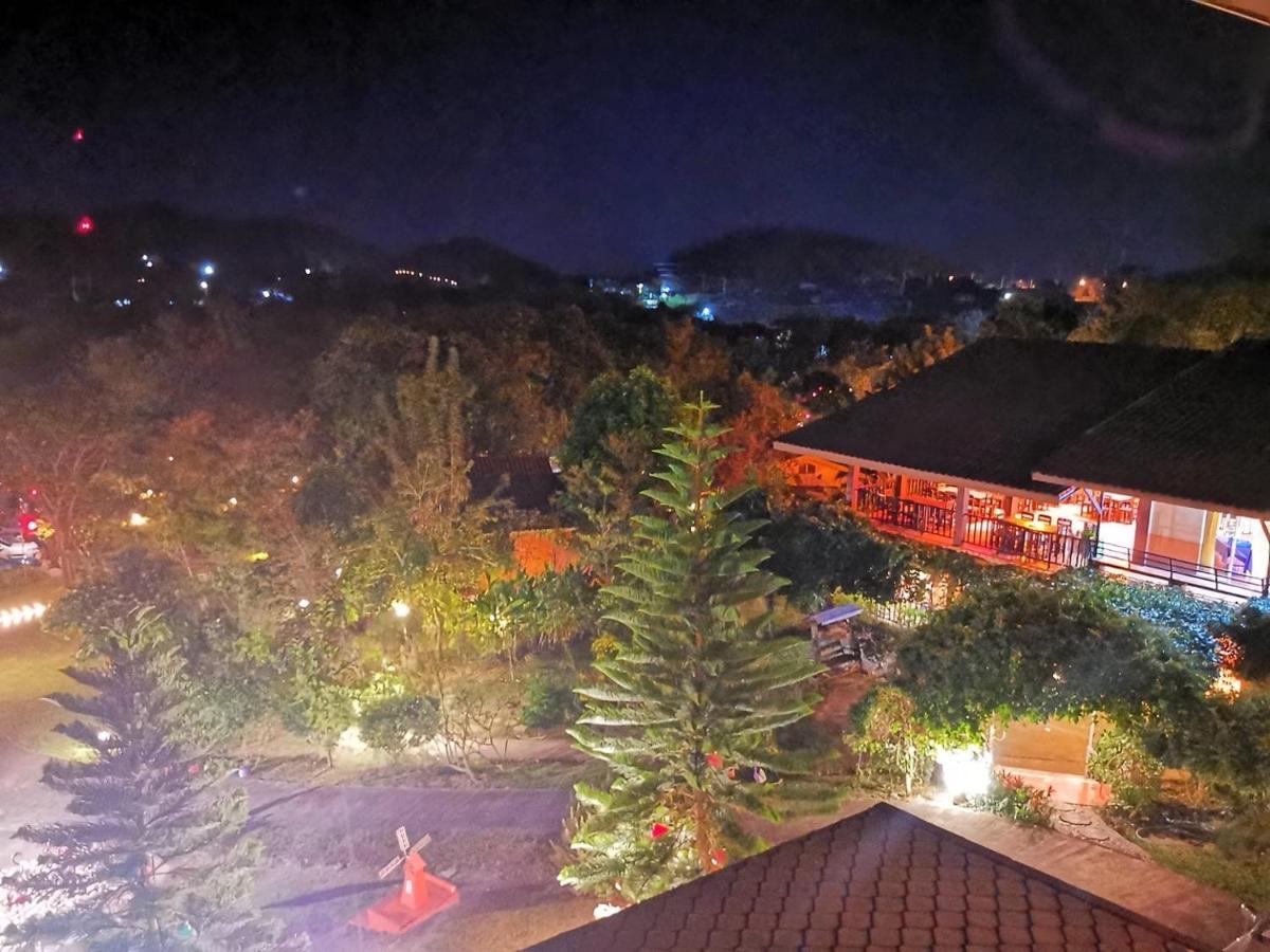 Resort Baan Suan Rojjana Muak Lek