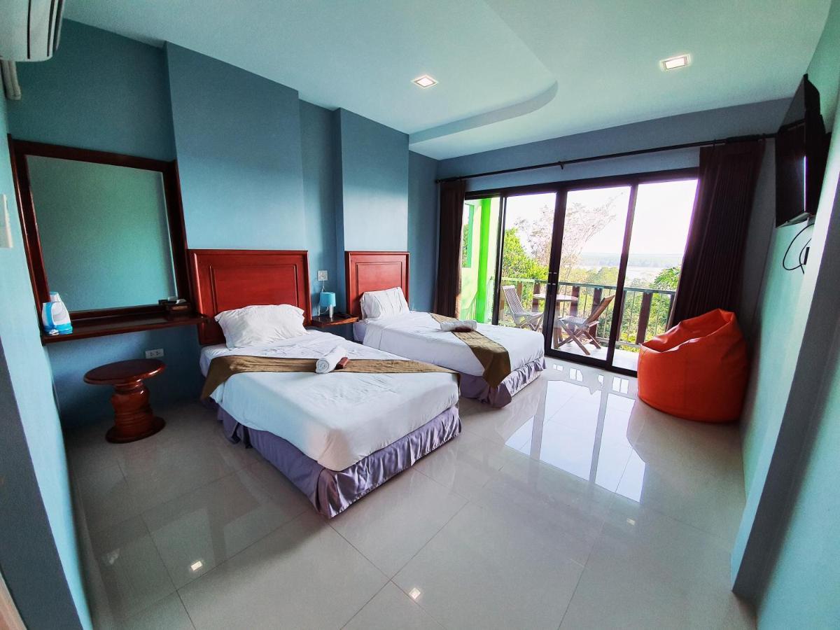 Resort Barefeet Heaven Hill Naturist Resort