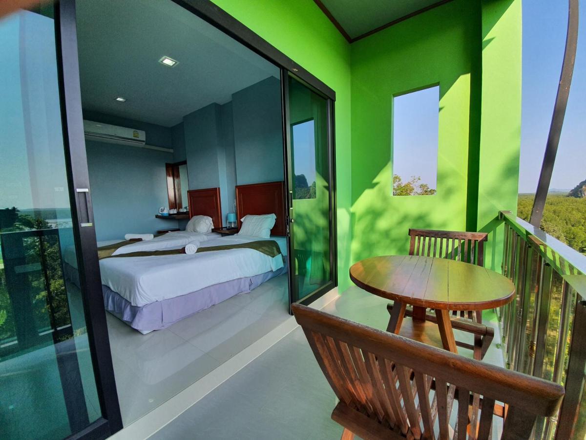 Barefeet Heaven Hill Naturist Resort Ban Chao Mai