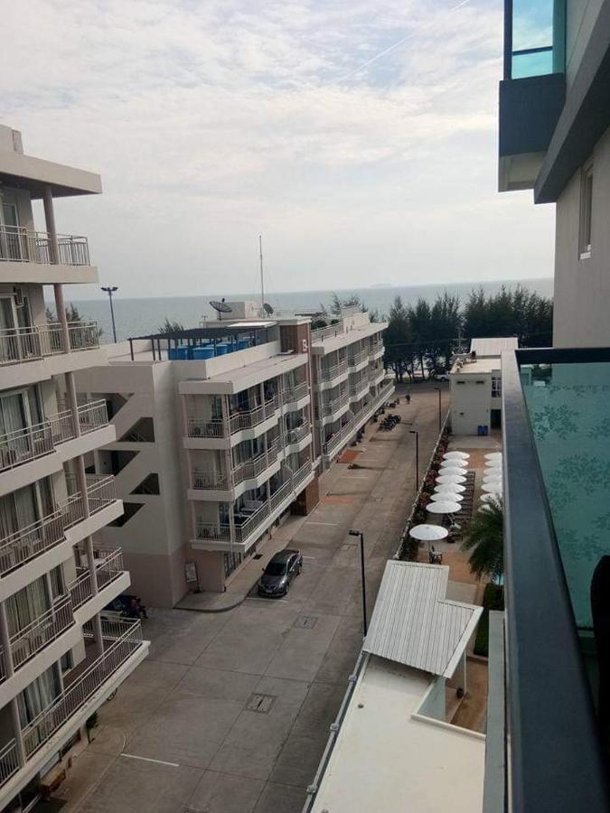 Grandblue Sea View Apartment