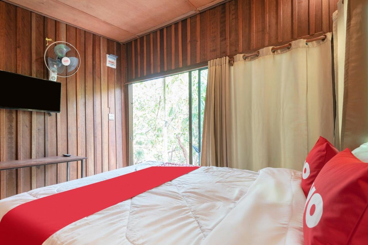 Oyo 693 Tree House Hotel 2*
