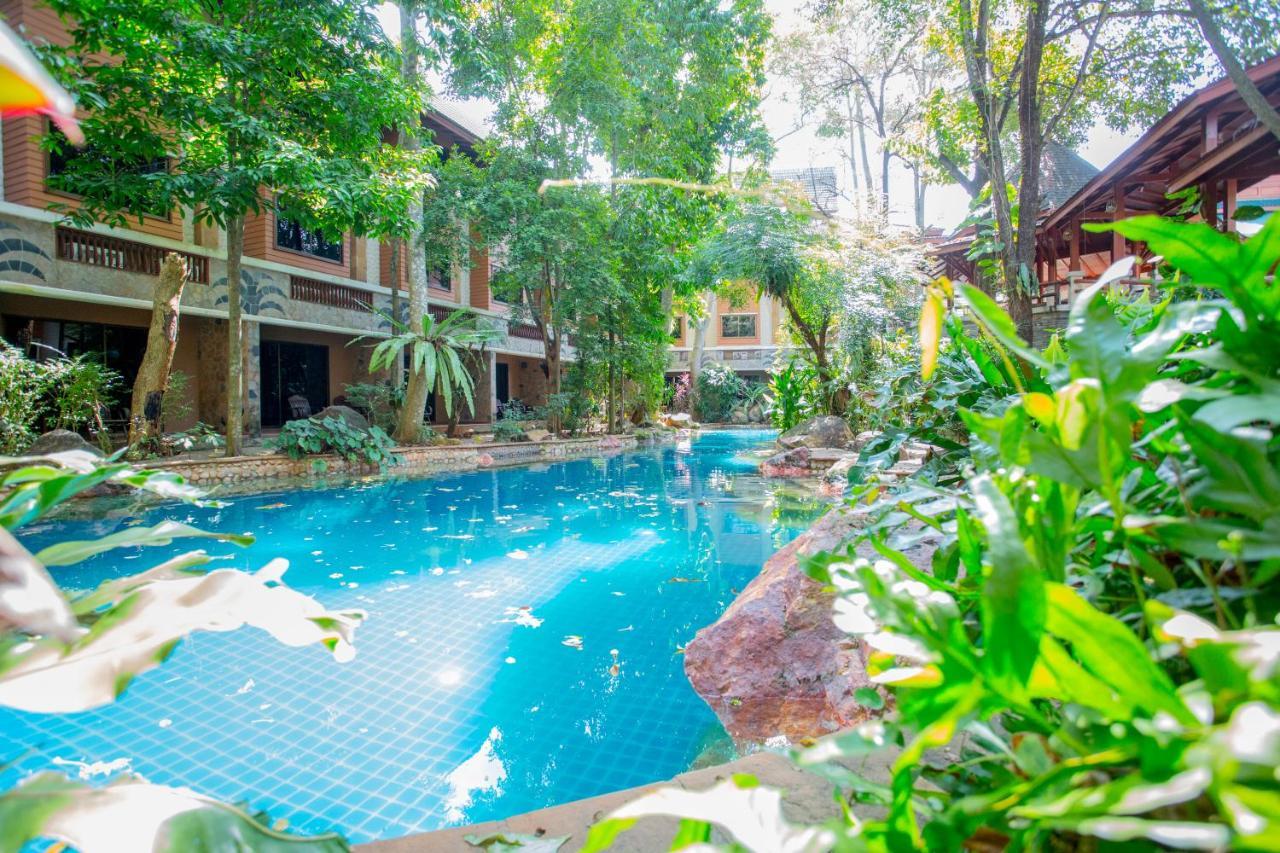 100 Islands & Hotel 3*