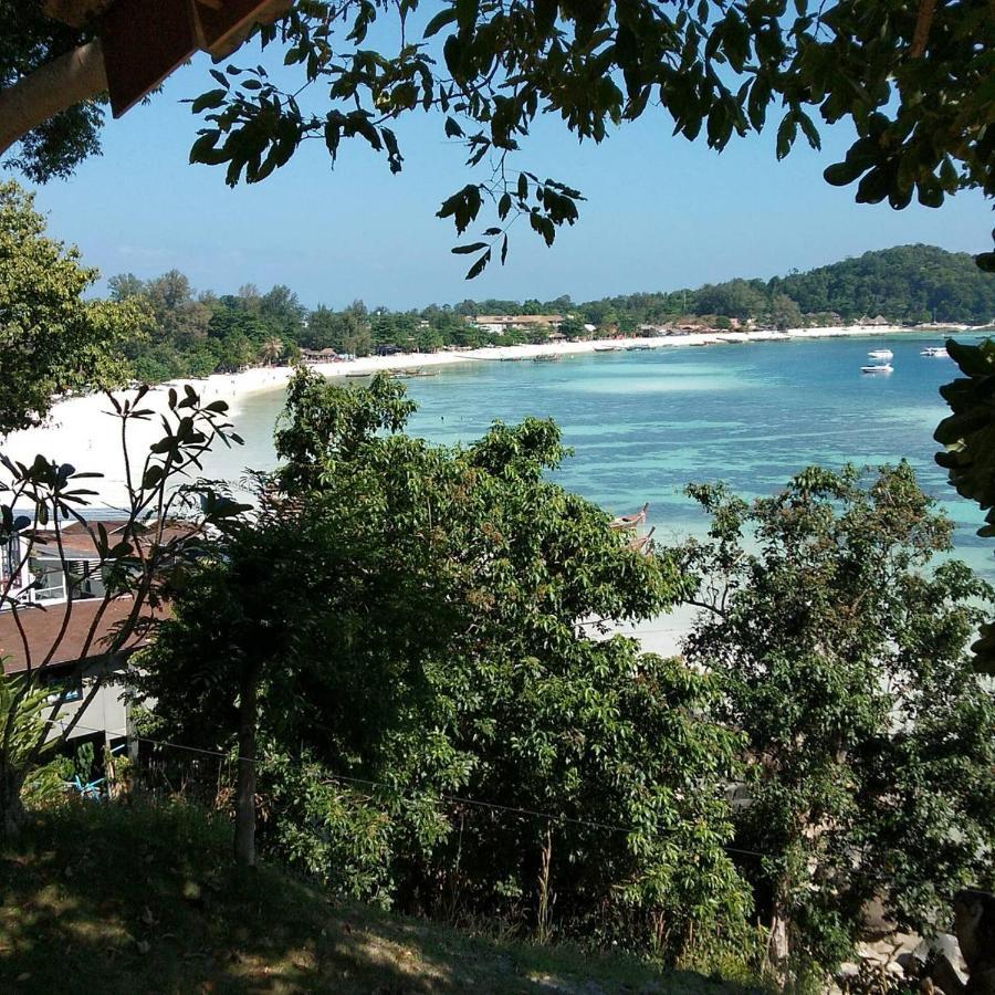 Resort Daya Hill Seaview