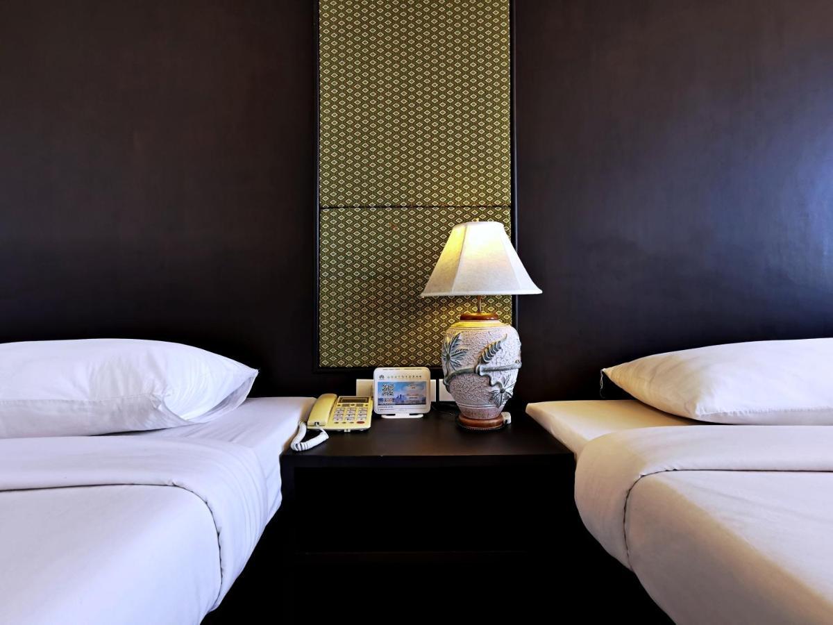 Nana Buri Hotel 3*