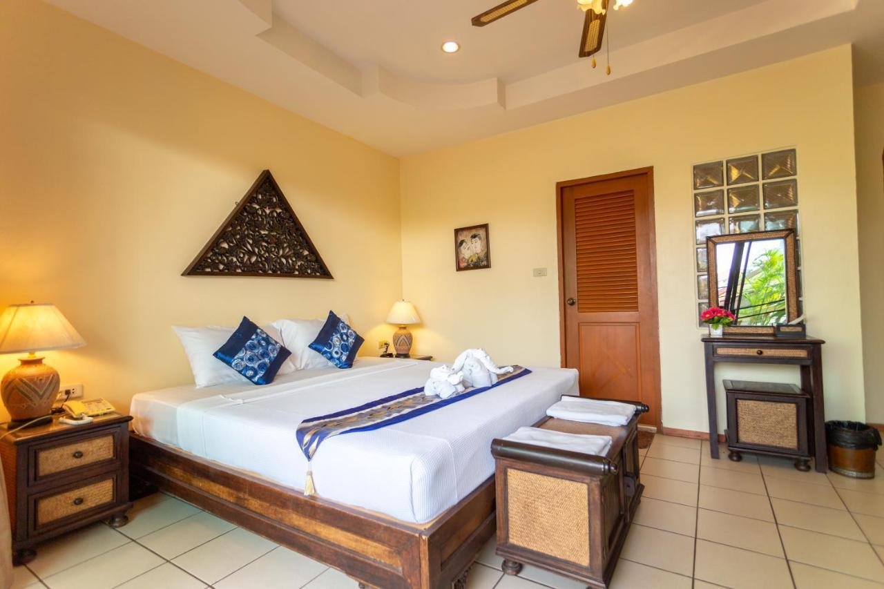 Chang Charlie Inn, Boutique