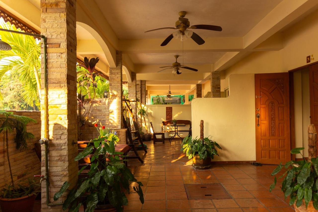 Chang Charlie Inn, Boutique 3*
