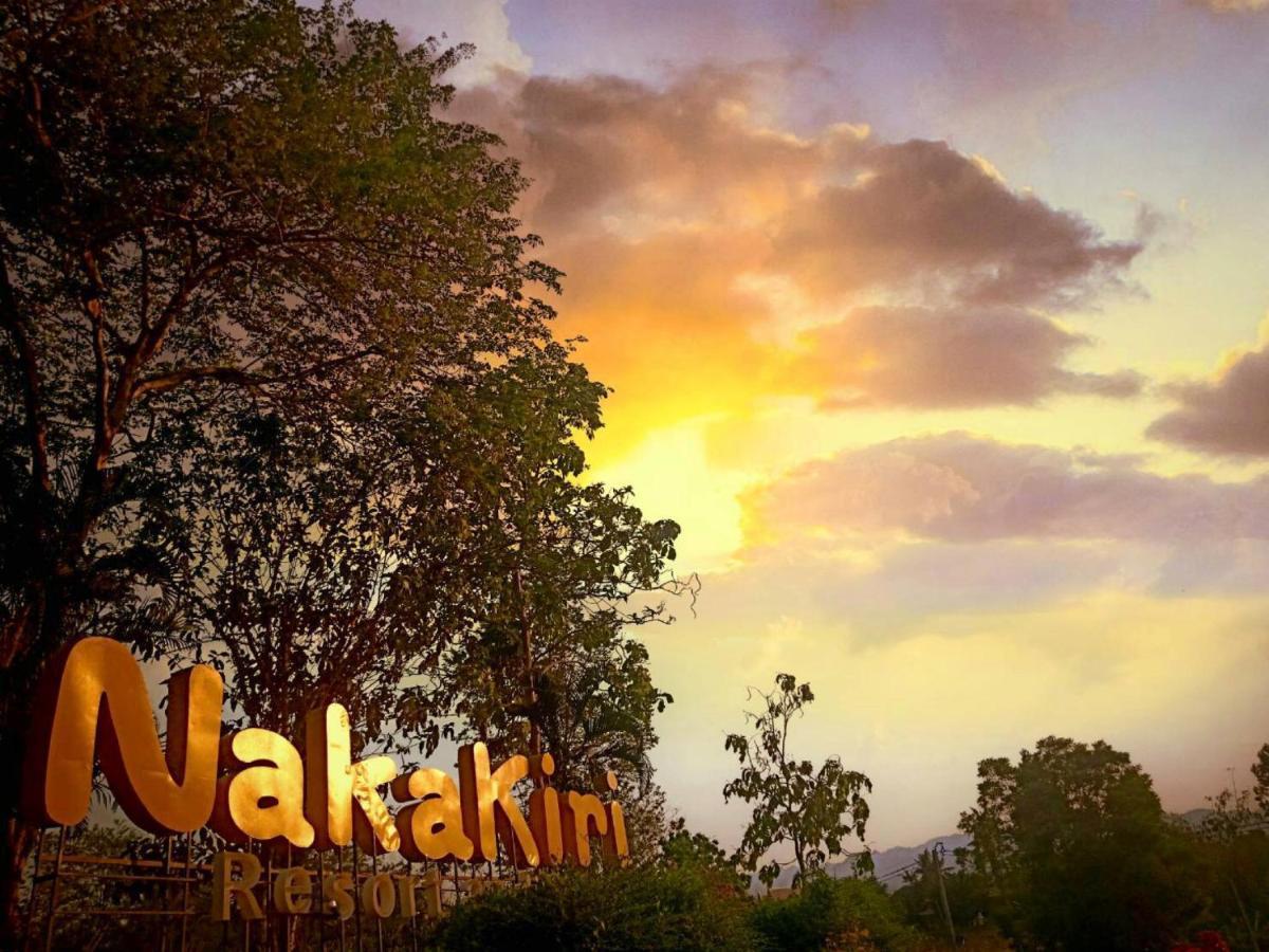 Nakakiri & Resort Hin Dat
