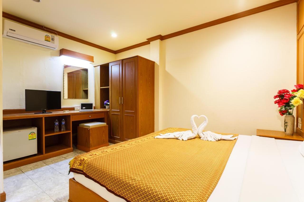Hotel Oyo 739 Presley Phuket 2*