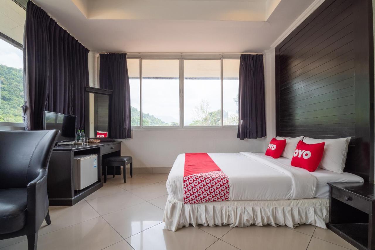 Oyo 835 Luxury Hotel