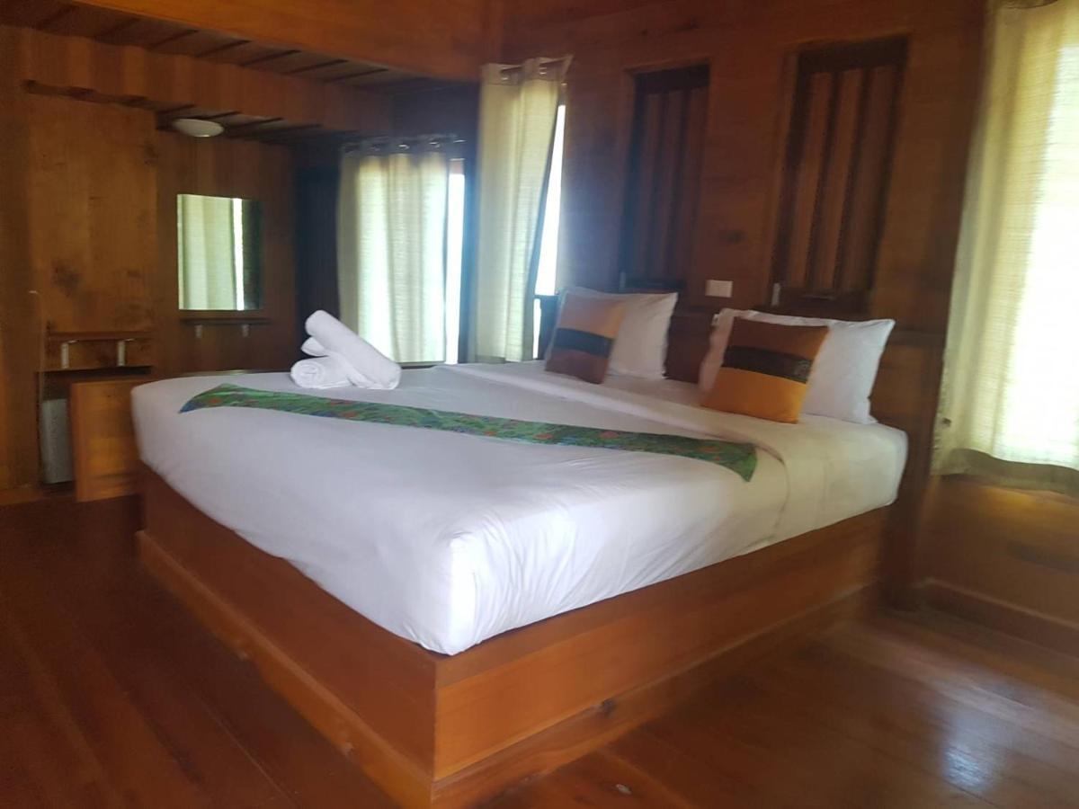 Phuphat Beach Guest house Khanom