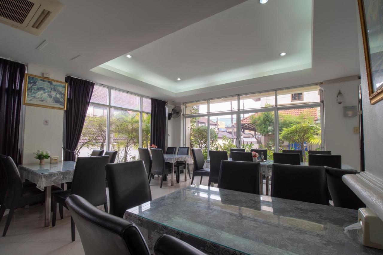 Oyo 835 Luxury Hotel