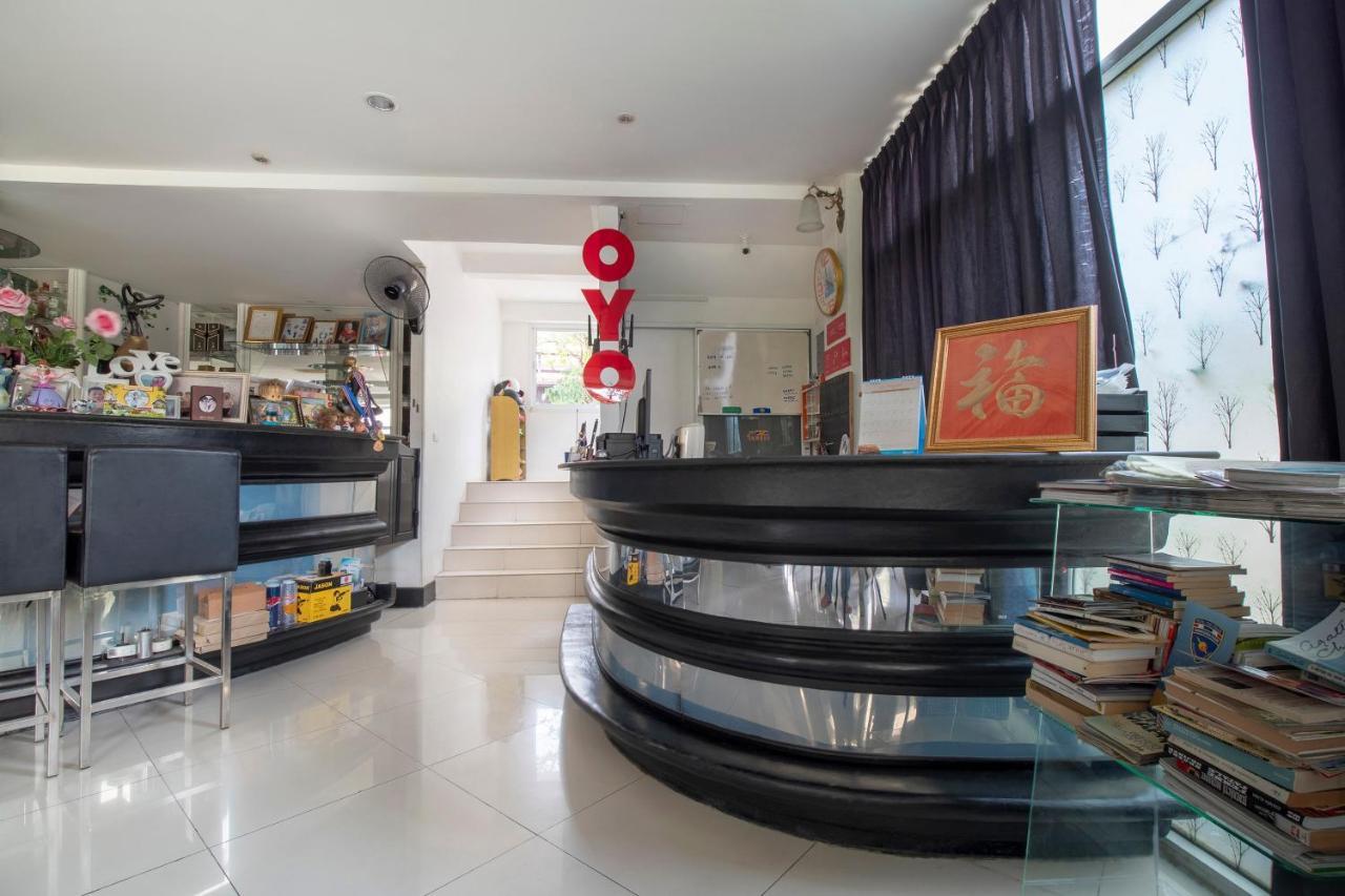 Oyo 835 Luxury Hotel 3*
