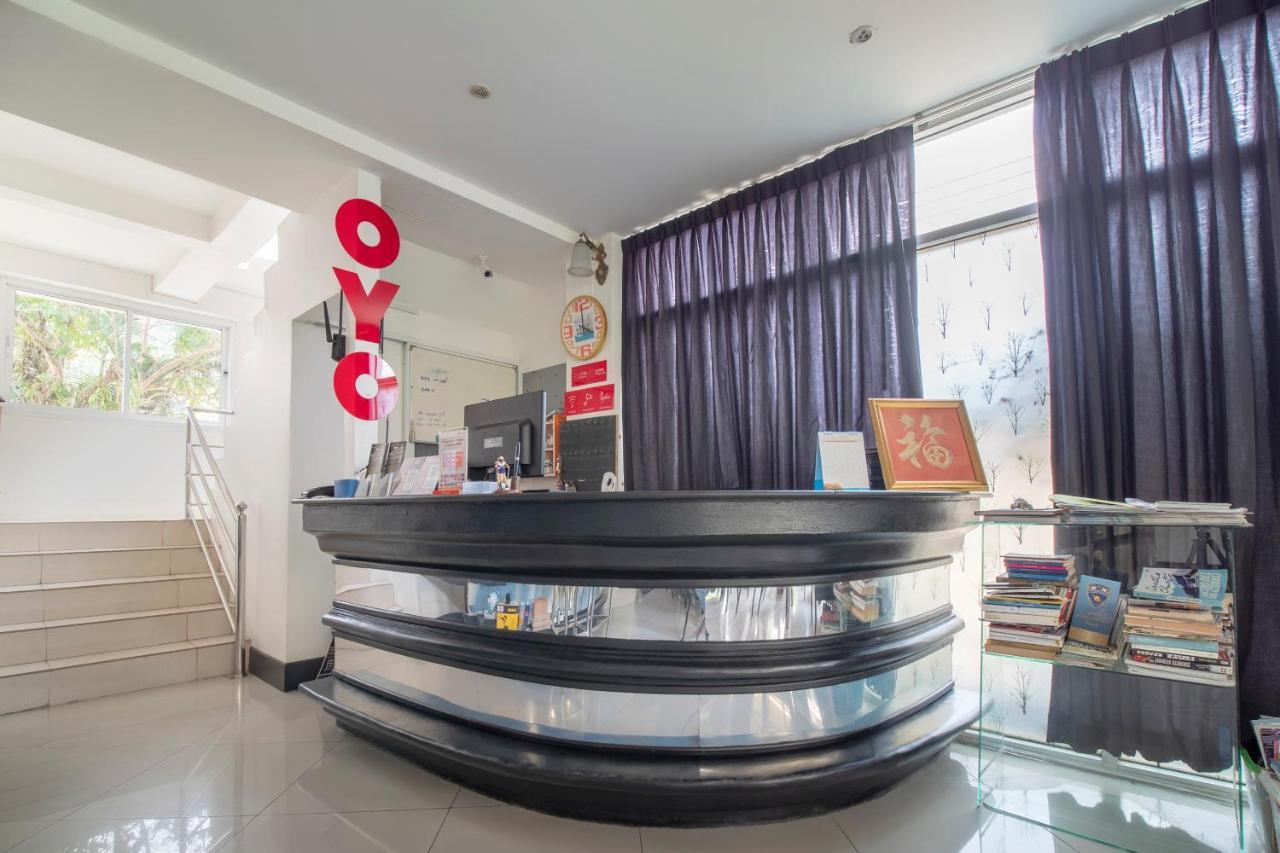 Oyo 835 Luxury Hotel