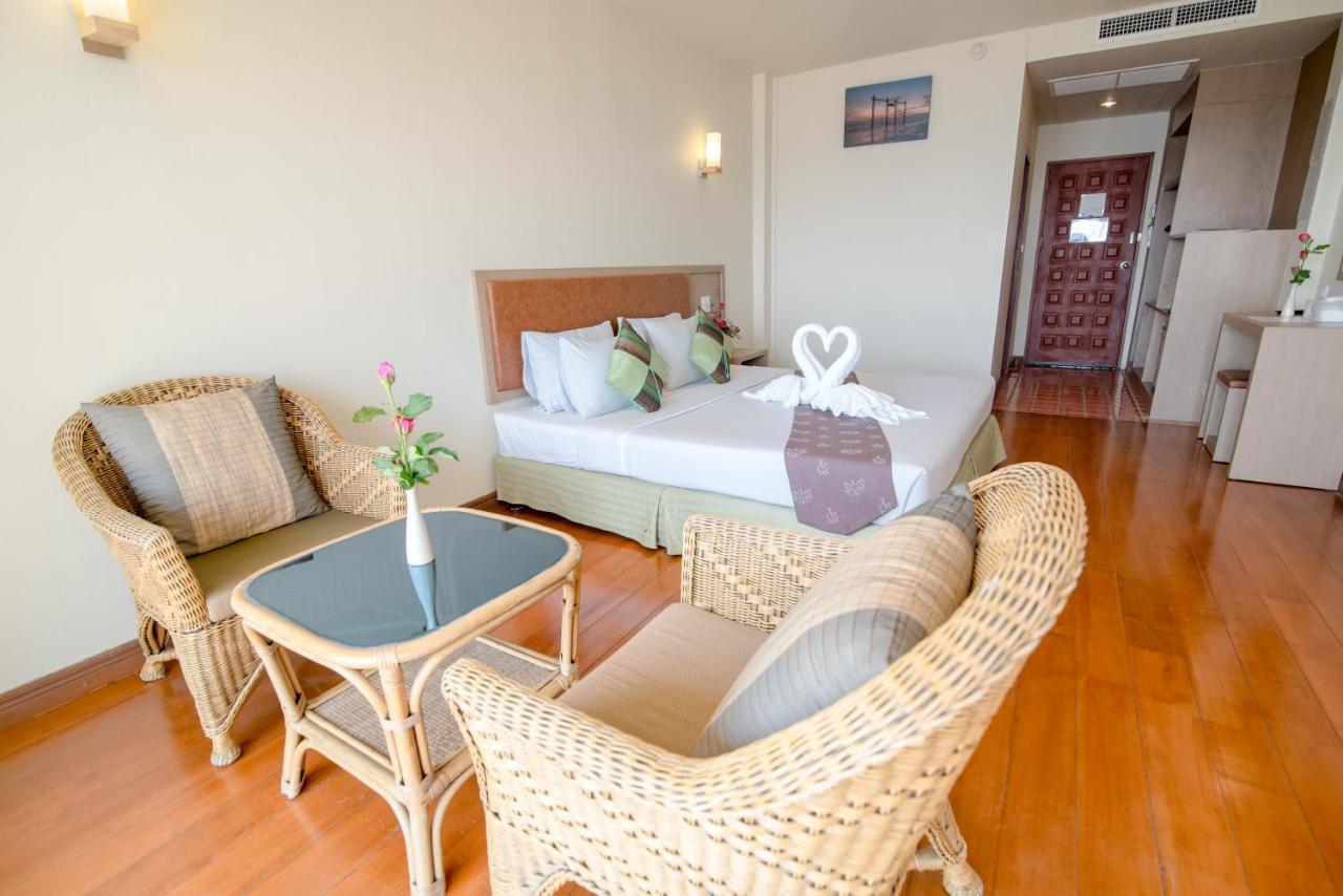 New Travel & Resort