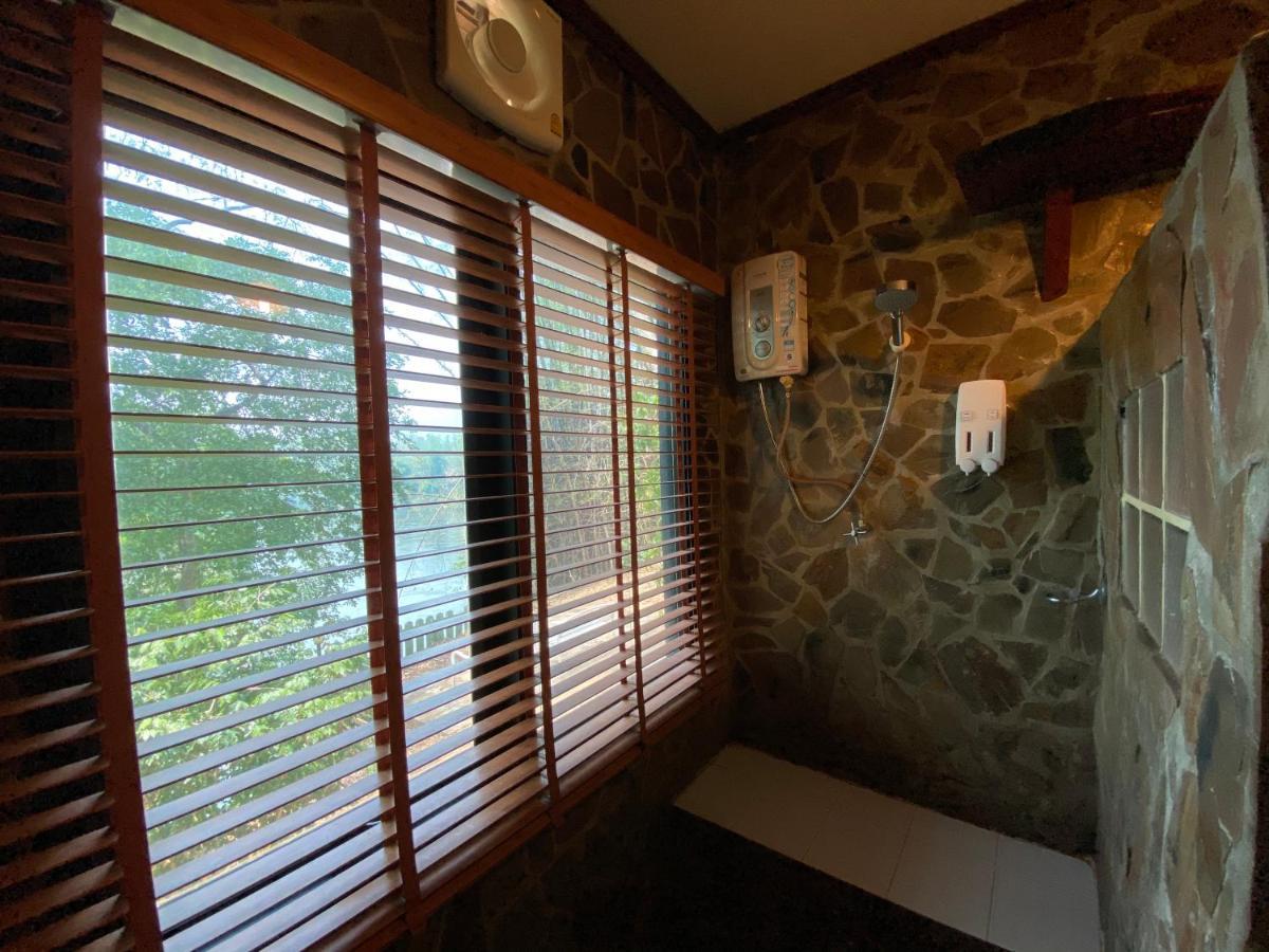 Resort Saiyok River House Sai Yok