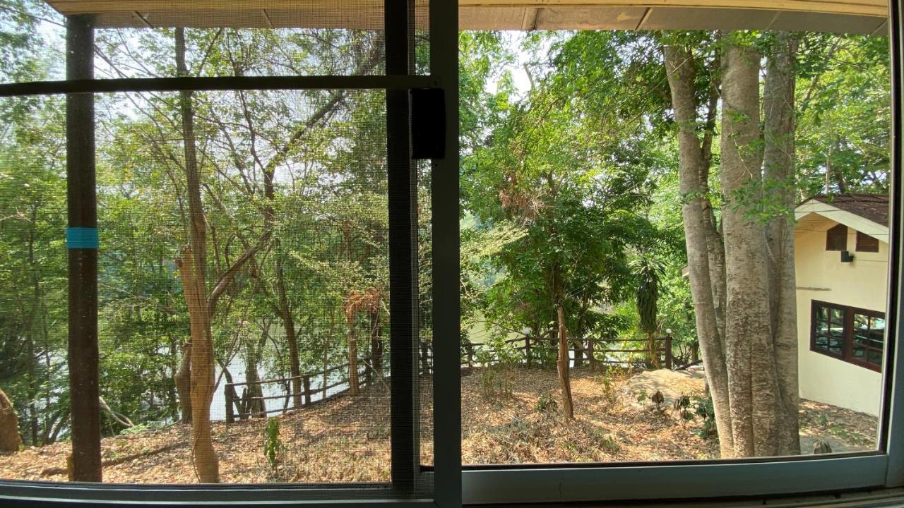 Resort Saiyok River House Sai Yok