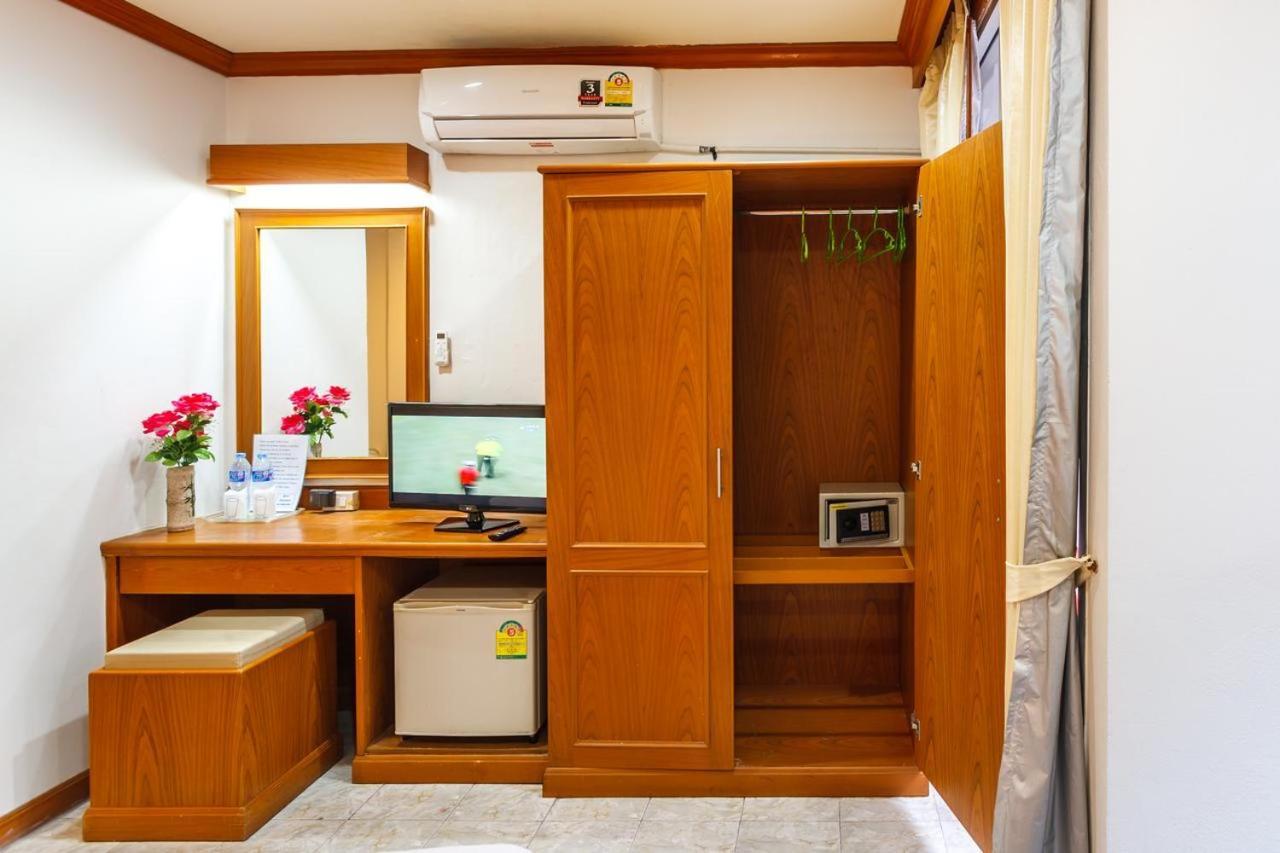 Oyo 739 Presley Phuket 2*