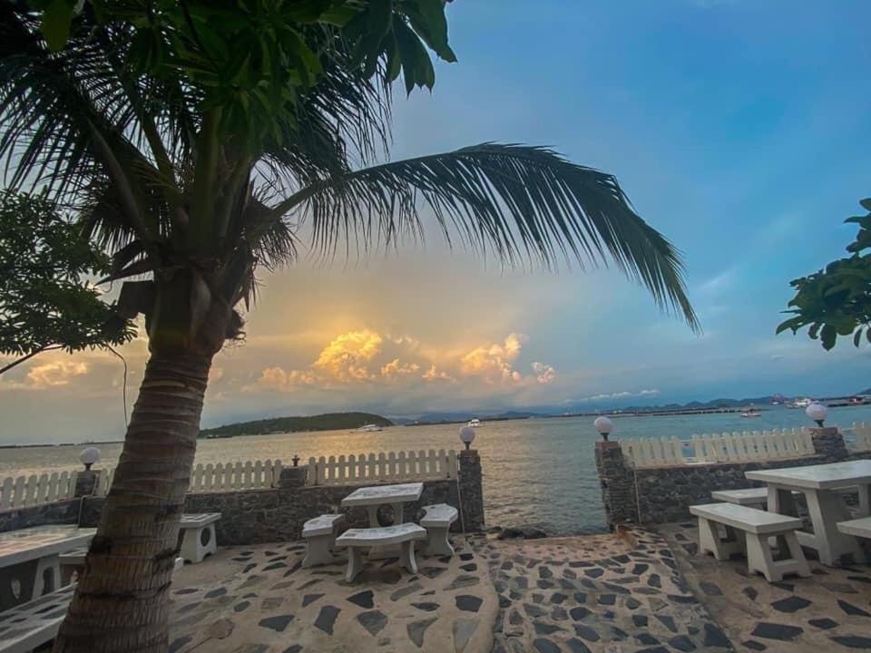 Rubtawan Sichang Resort