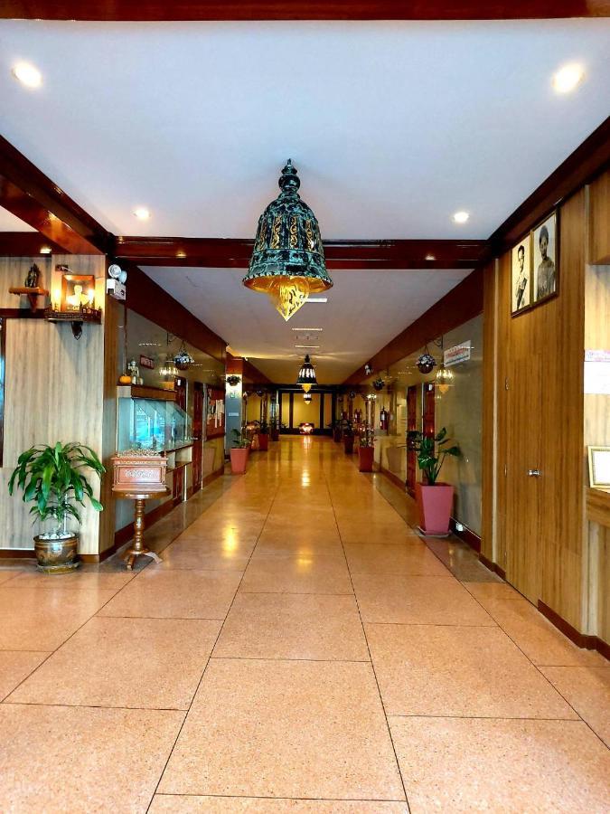 Suriwong Hotel 3*