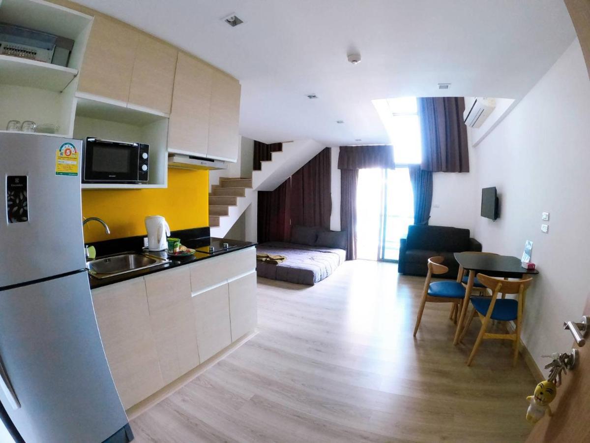 Sonrisa Srirachaที่พักติดทะเล Aparthotel Si Racha