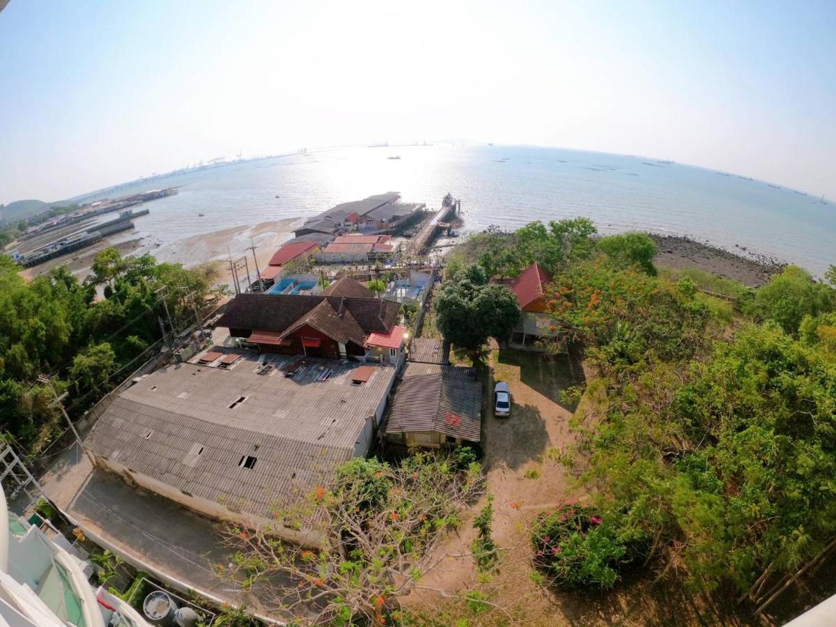 Aparthotel Sonrisa Srirachaที่พักติดทะเล 3*