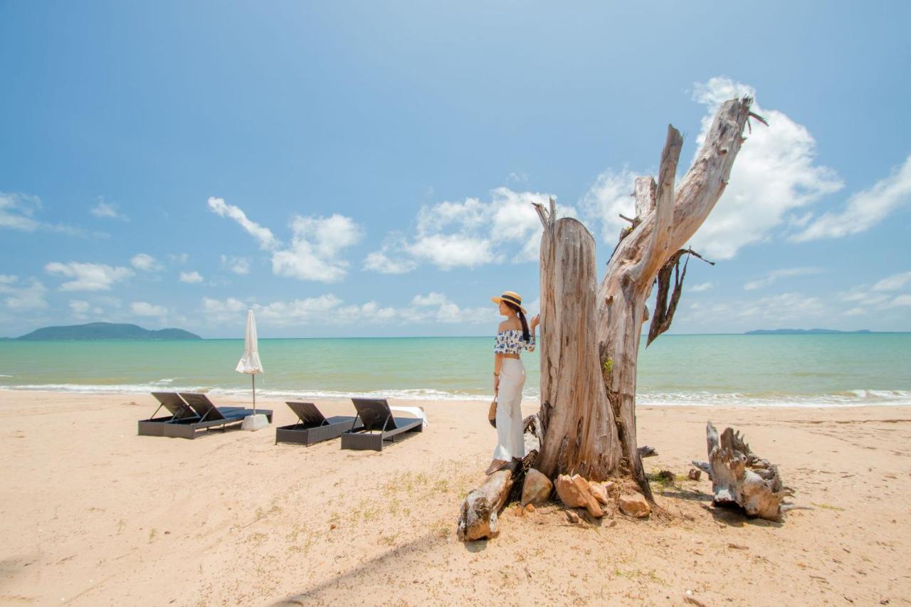 Resort Seanery Beach Bang Saphan