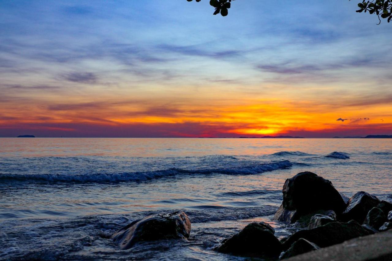 Escape Beachfront - Mae Phim Apartamento