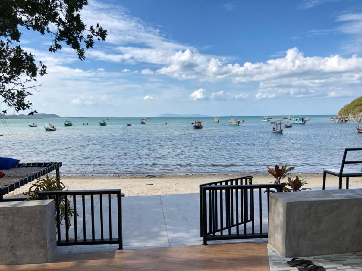 Aownoi Bay Prachuap Khiri Khan