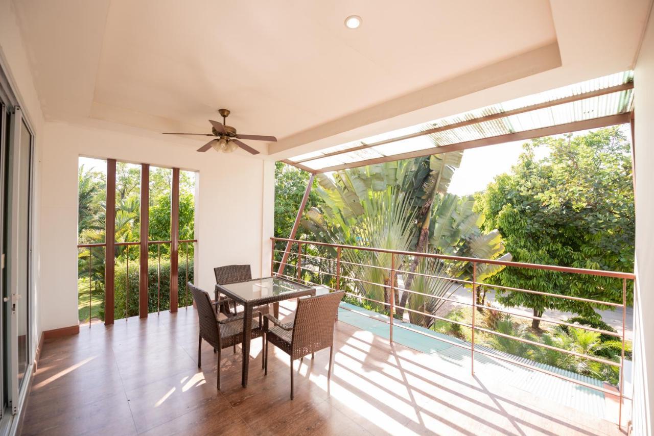 Baan Suan Khun Ta And Golf