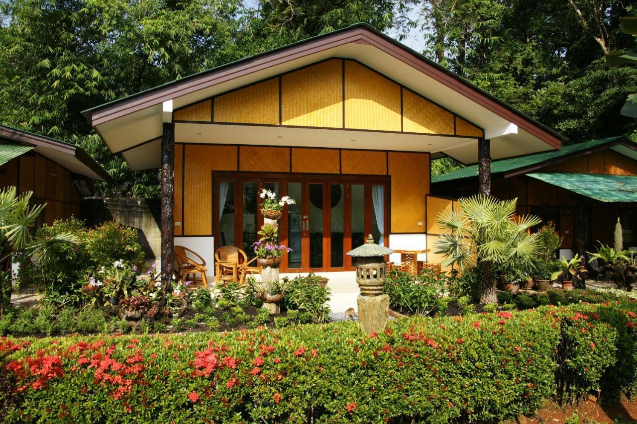 Jungle Village Resort 3*