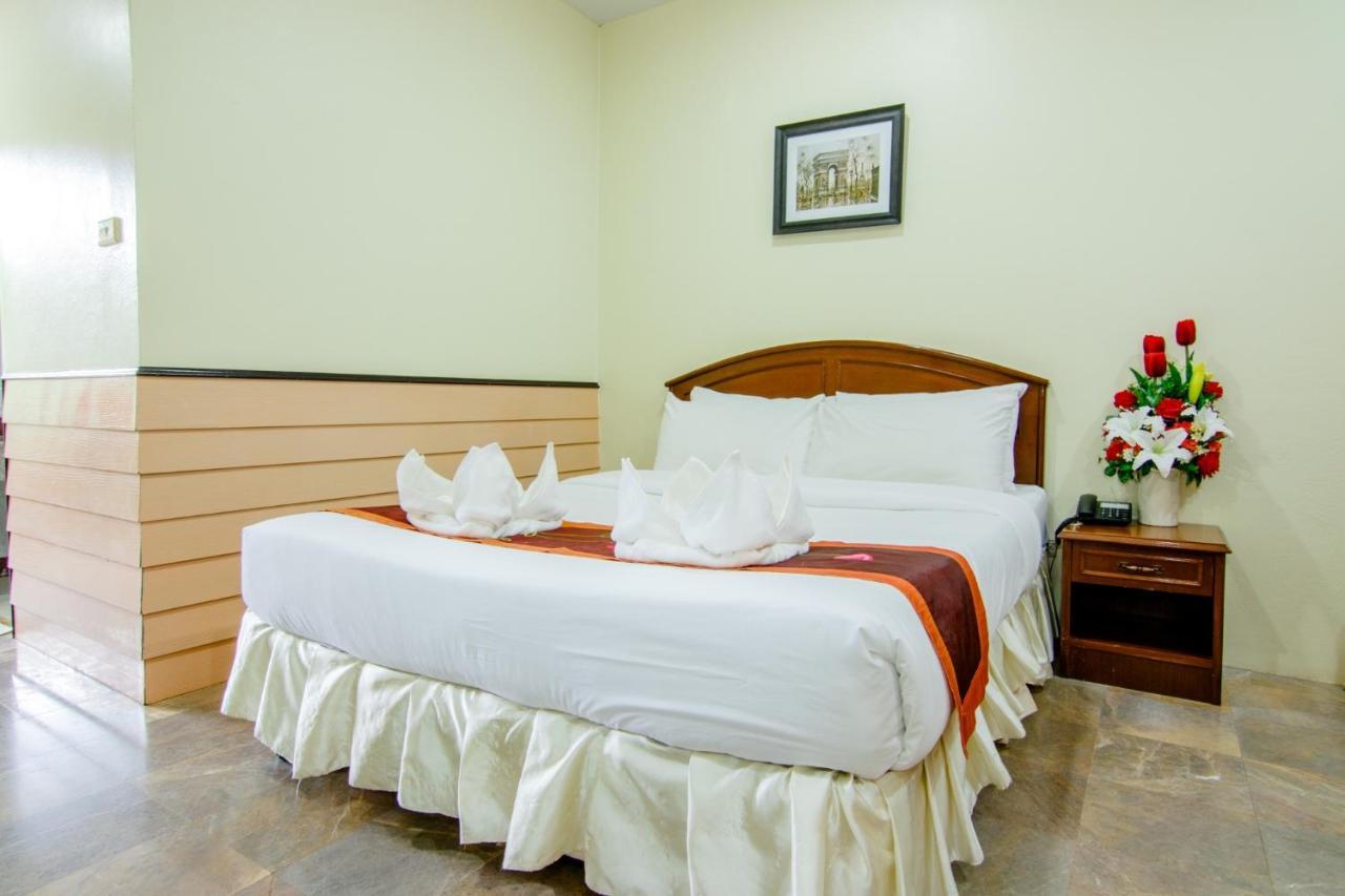 Hotel Golden Land 3*
