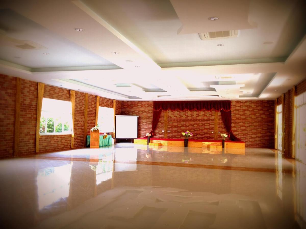 Resort Theerama Suan Phueng
