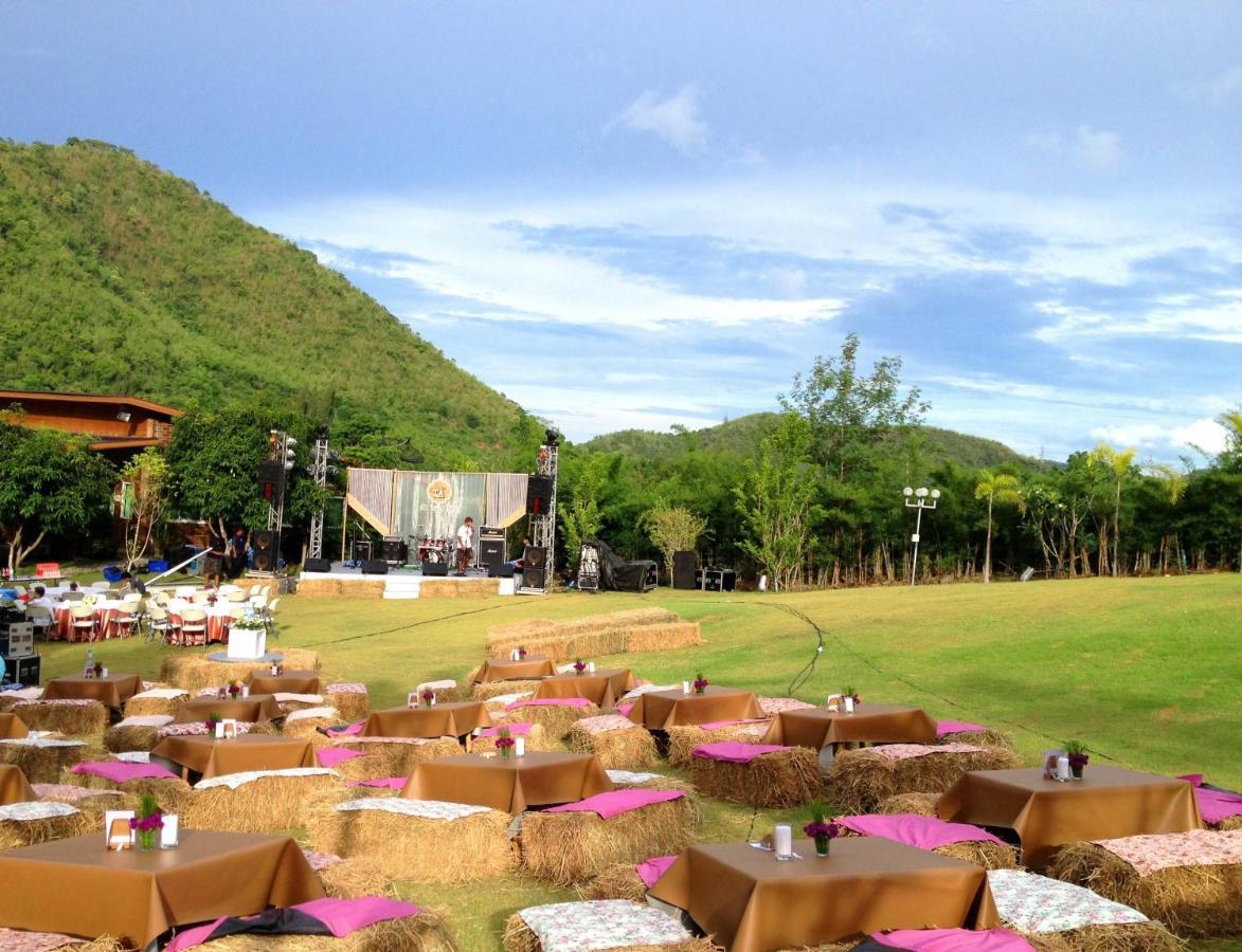 Resort Theerama Suan Phueng