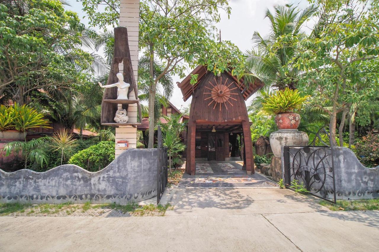 Suankaew Art Hotel 4*