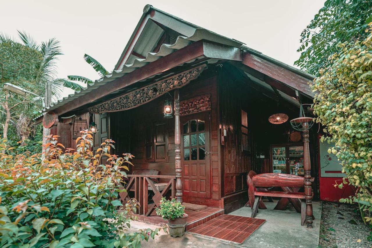 The Antique Riverside Resort 2*