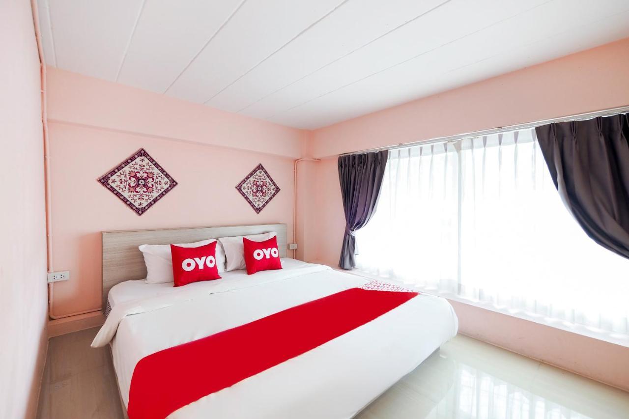 Oyo 983 The Private Hotel Chiang Mai