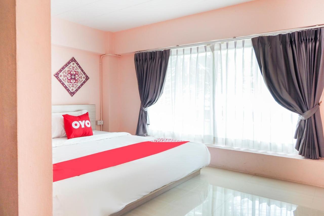 Oyo 983 The Private Hotel Hotel Chiang Mai