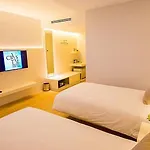 Crystal Hotel Hat Yai