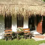 Al\'S Hut